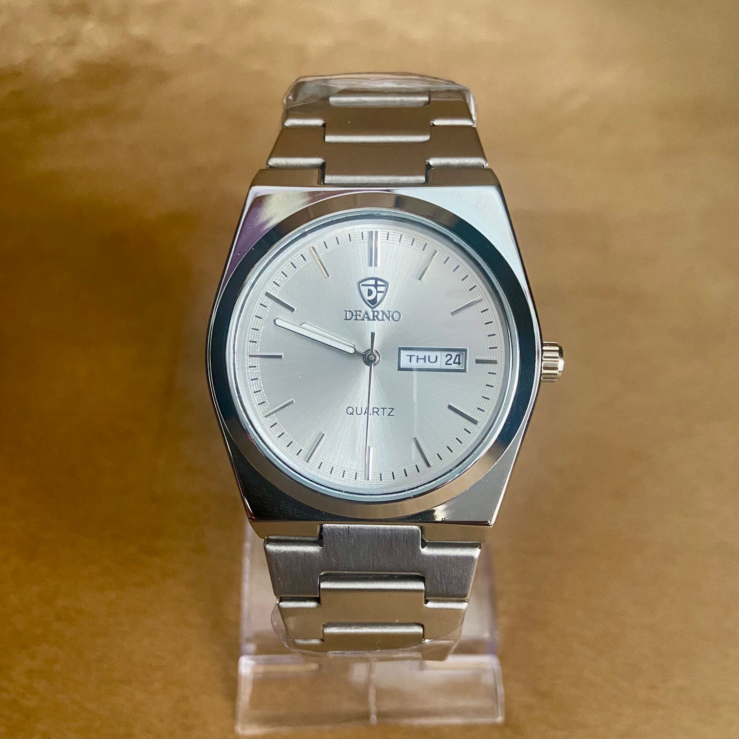 DEARNO Classic Silver Quartz Watch – Timeless Elegance for Every Occasion