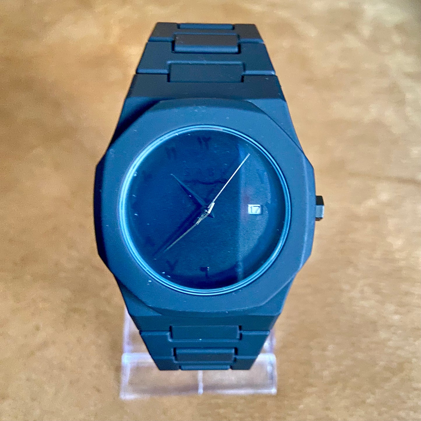 Black Arabic Date Watch – Classic Design with Date Display